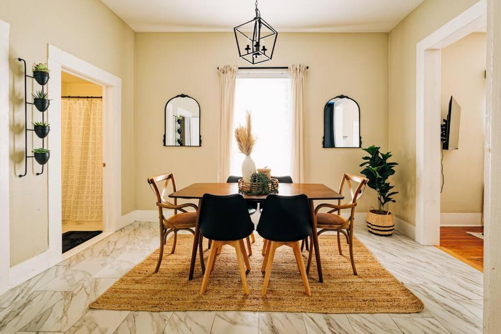 Close To Downtown San Antonio,Tx With Private Backyard And Firepit Kültér fotó
