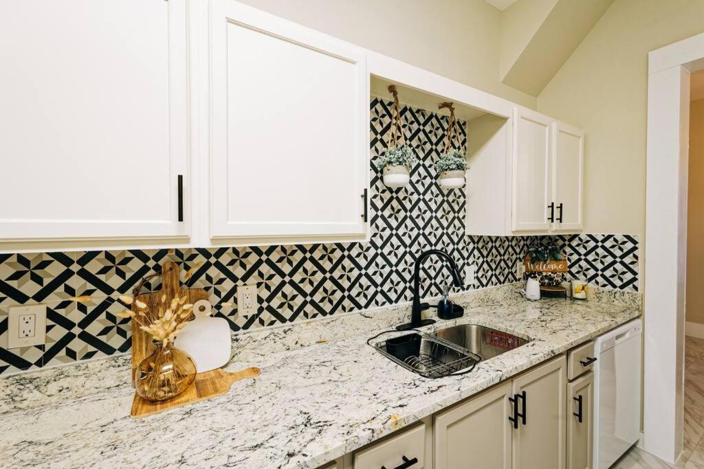 Close To Downtown San Antonio,Tx With Private Backyard And Firepit Kültér fotó